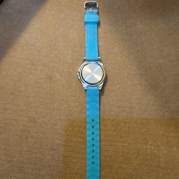 Womens Turquoise Silicone Analog Wristwatch With Silver-Tone Bezel - Picture 4 of 4